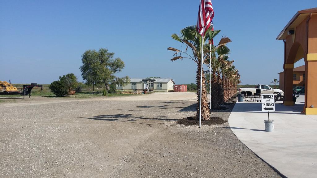 Texan Inn And Suites Tilden Eksteriør billede